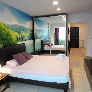 Cozy Downtown Oasis Apartamento Bucarest