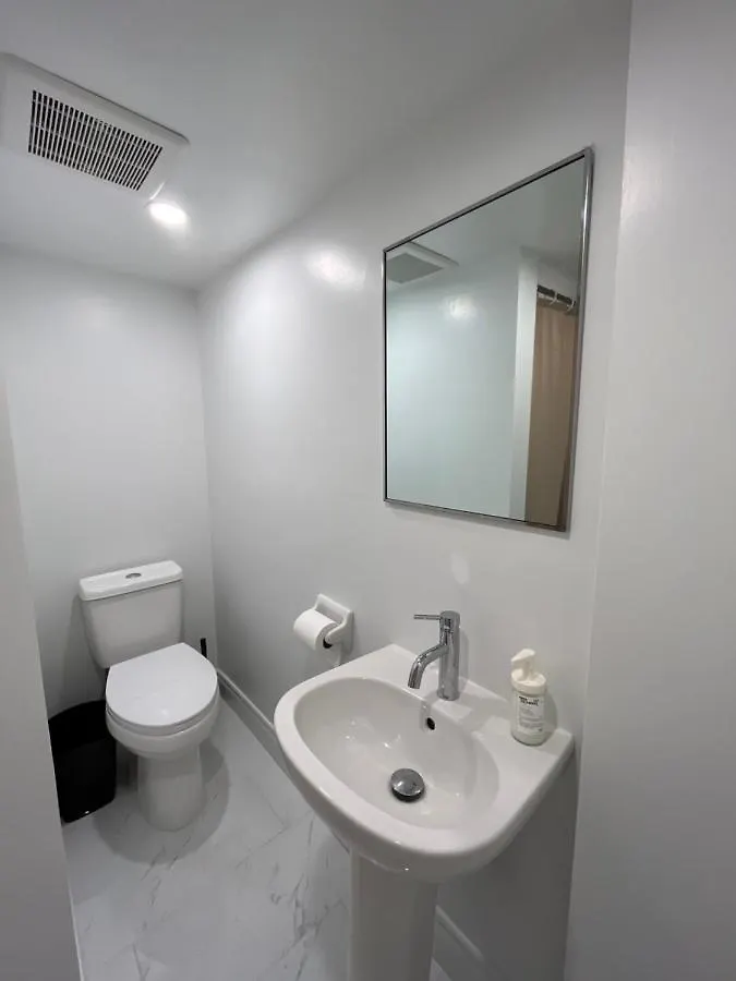 49 Hostel Toronto Holiday home
